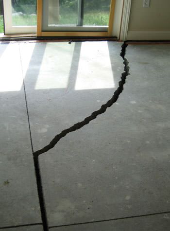 severely cracked foundation slab floor in Tilton